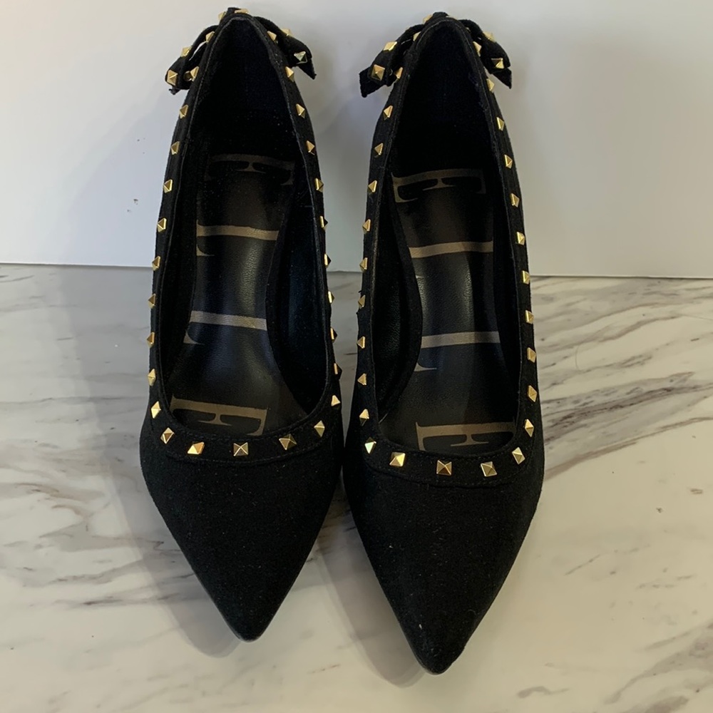 Elle black suede with gold studs bow in the back 3 1/2 inch heels size 6